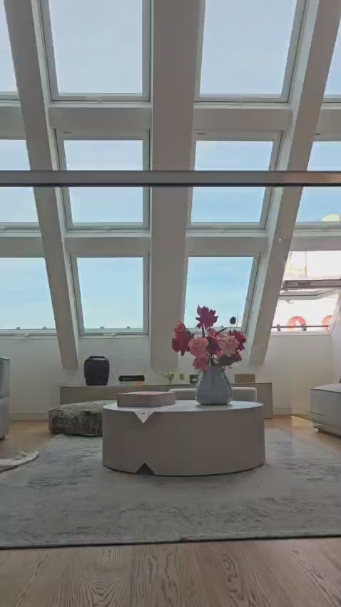 Video laden: Pill Table L